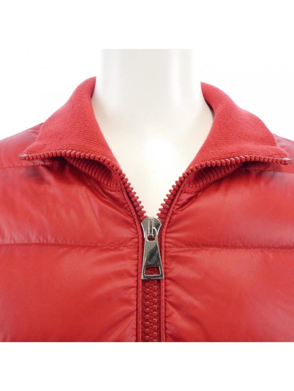 Moncler Down Jacket Red - Picture 7 of 9